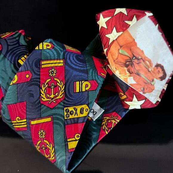 Dolce & Gabbana Tie Extraordinary Peek a Boo Pin Up Girl Medallion Shield Silk - Picture 5 of 6